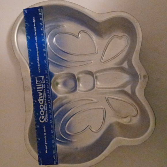Wilton butterfly vintage cake pan - Picture 5 of 6